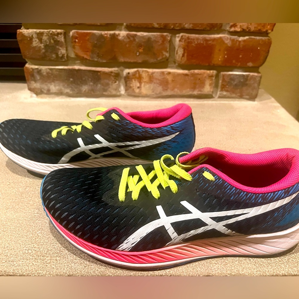 Size 8 ASICS